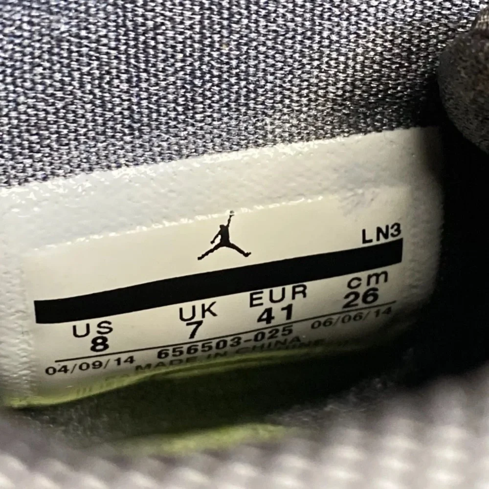 Nike Air Jordan Future Mens Size 8 Dark Grey Volt Basketball Shoes 656503-025‎